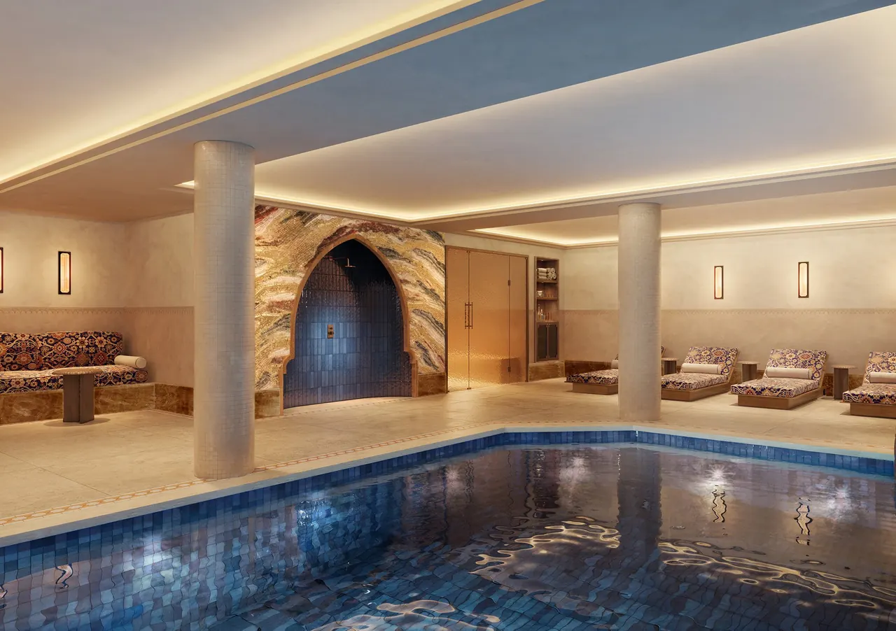 Saint Roch, the pool