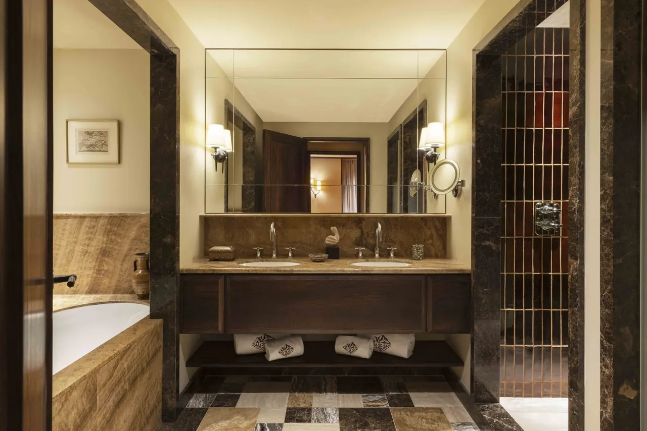 Junior Suite, the bathroom